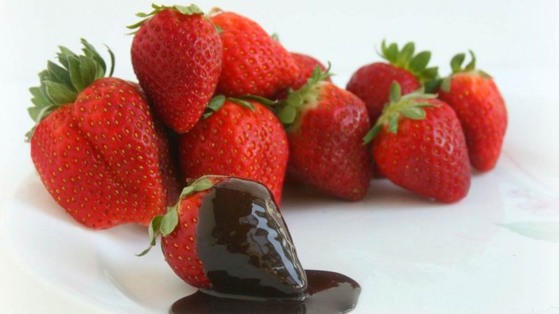 strawberries-in-chocolate