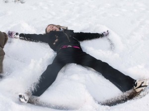 snow-angel-christmas-snow