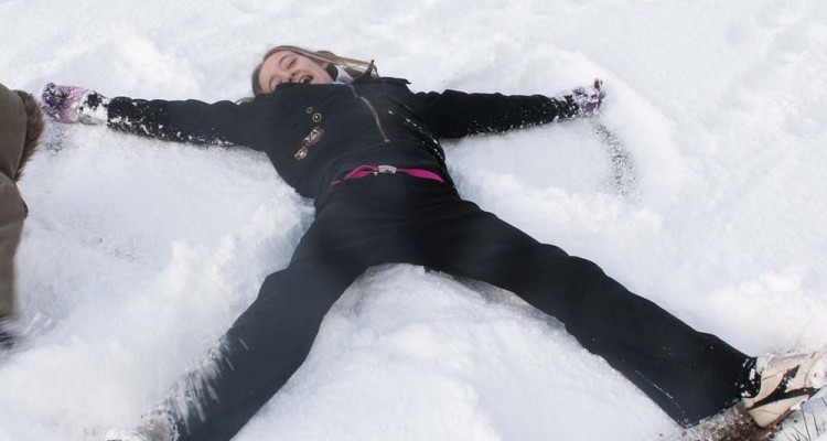 snow-angel-christmas-snow