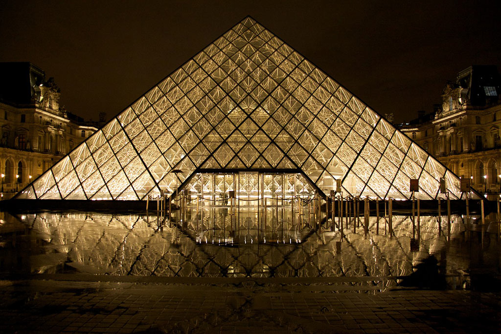 louvre-paris-france