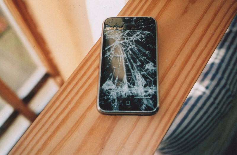 cracked-iphone