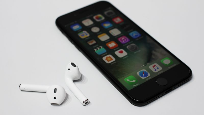 apple-airpods