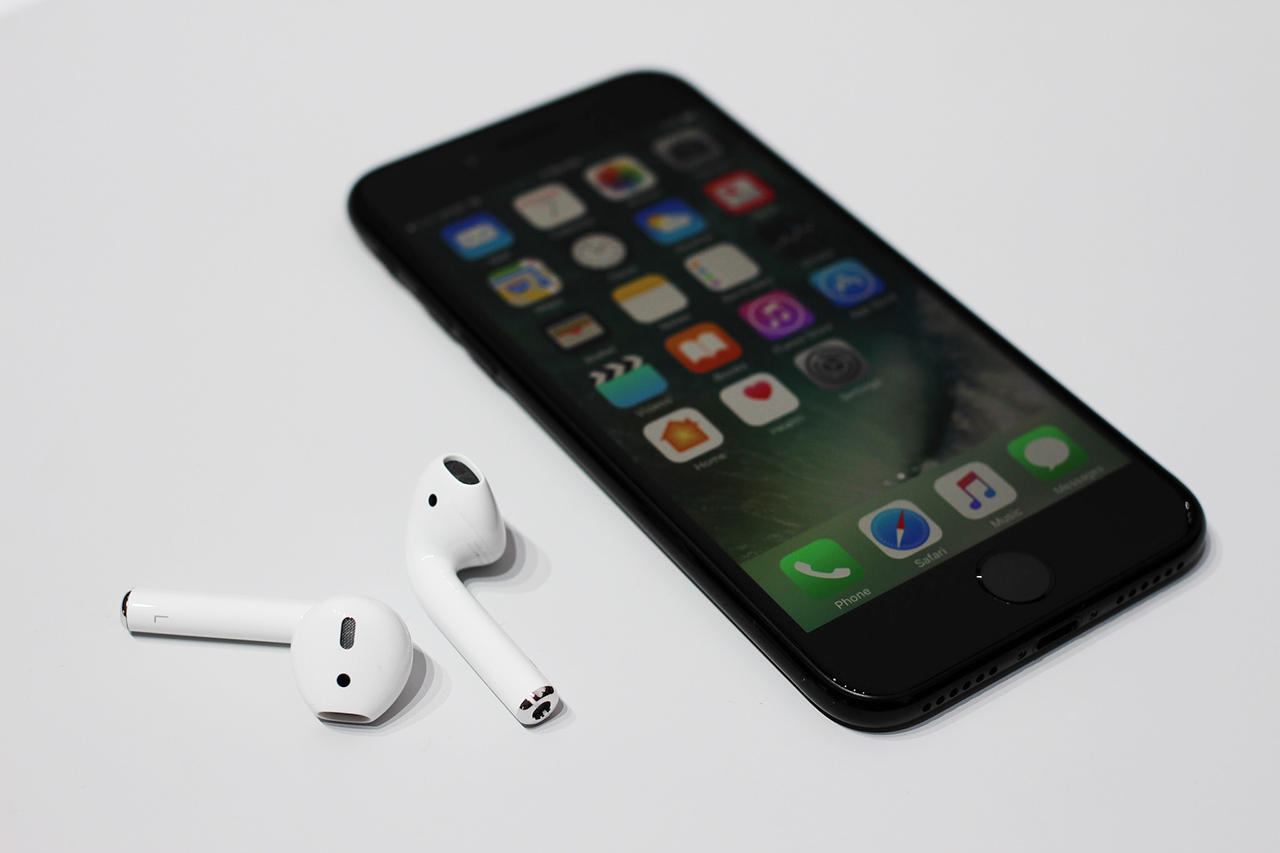apple-airpods