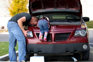 dad-daughter-mechanic