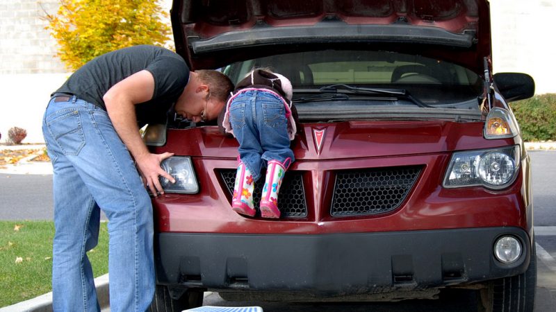 dad-daughter-mechanic