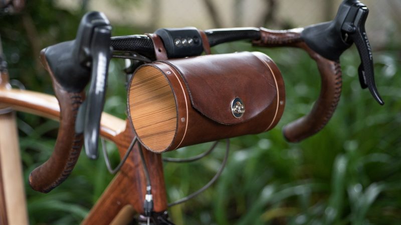 walnut-studiolo-bicycle-accessories-bicycle-leather-handlebar-bag