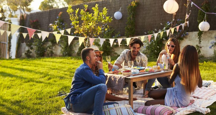 summer-garden-picnic